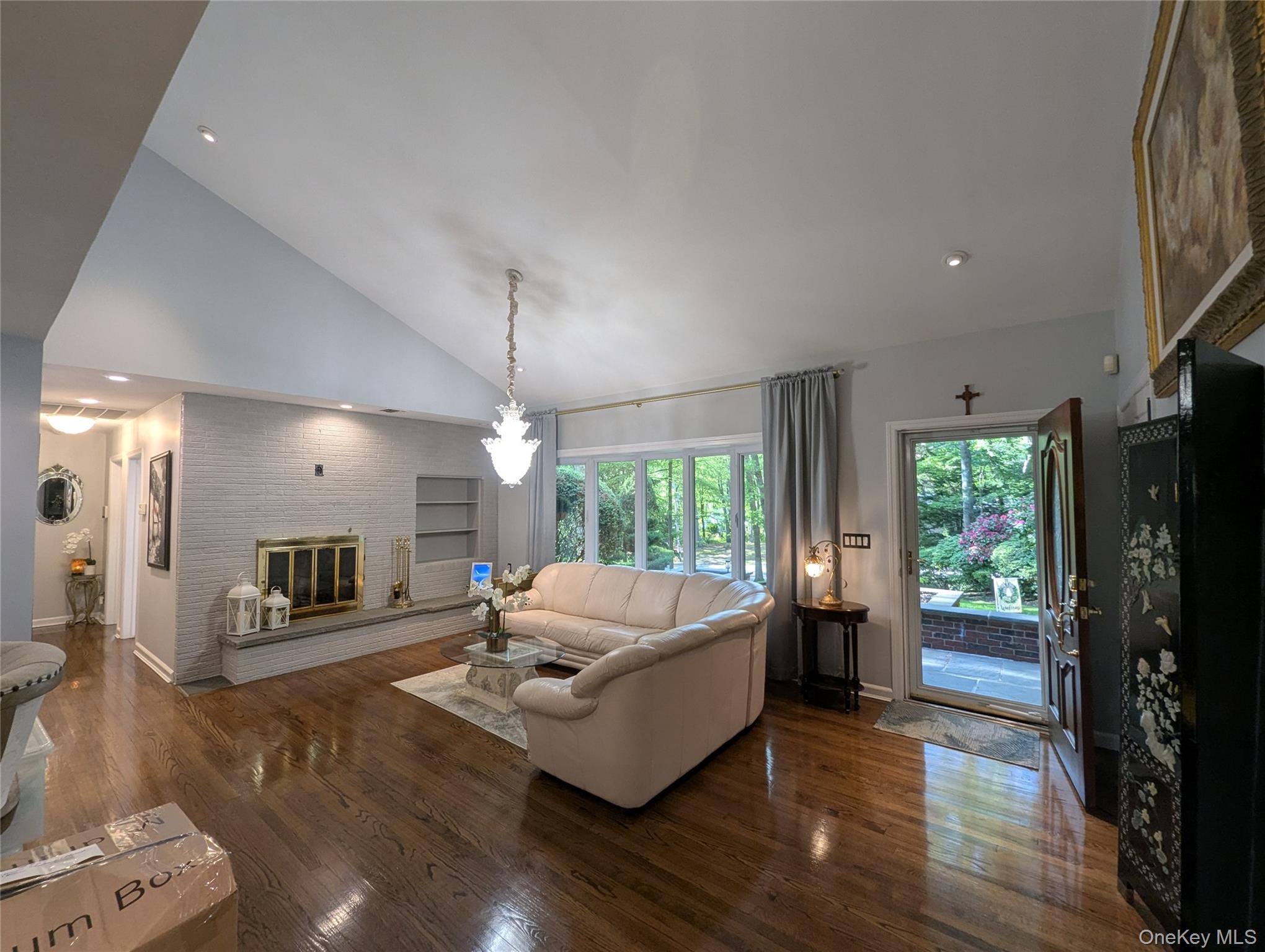 28 Brookfield Road Fort Salonga, NY 11768 - Photo 13 of 37 Gallery Image 13