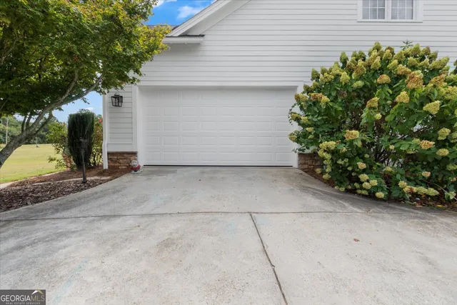 a view of backyard and entertaining space