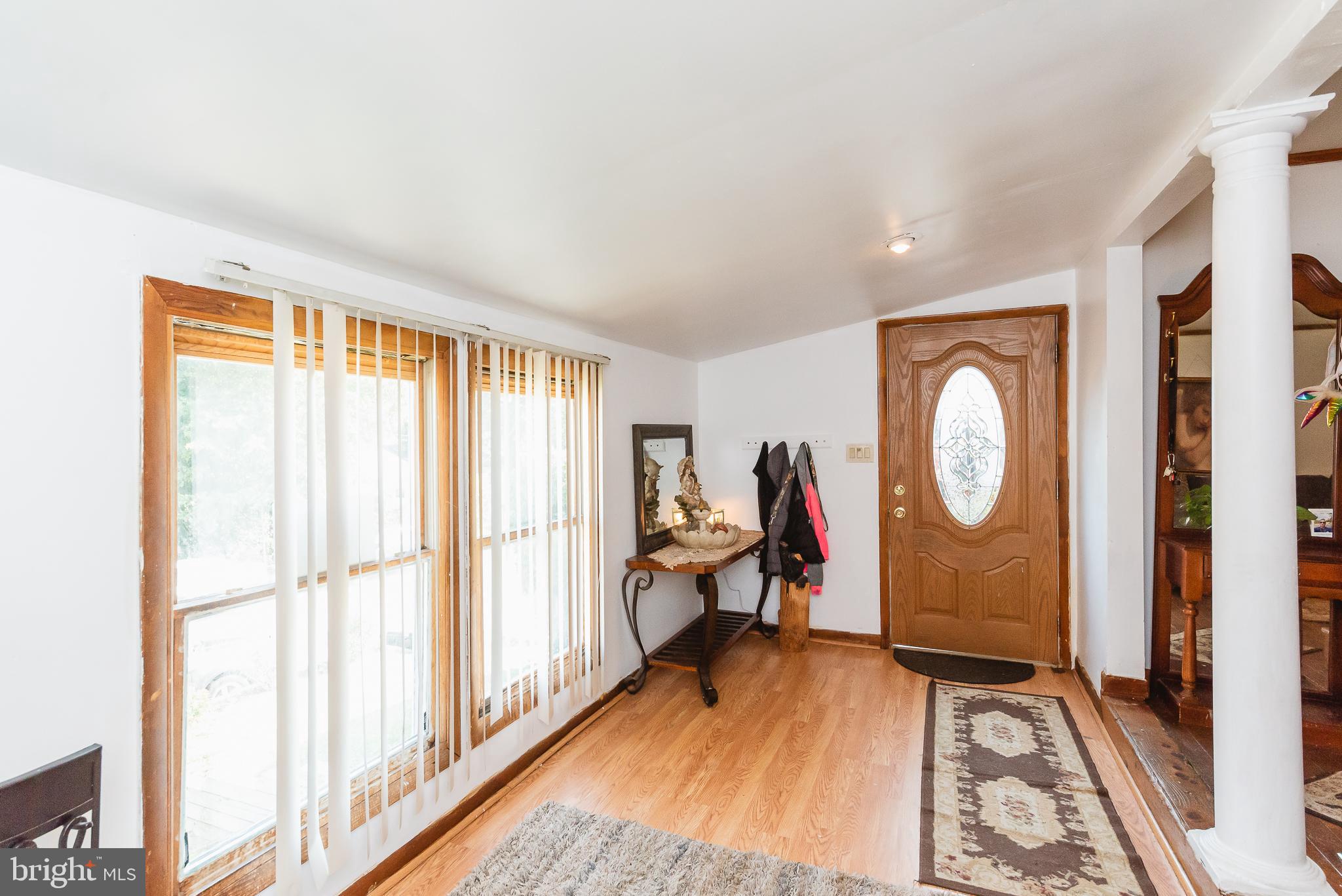 1702 Earhart Road Baltimore, MD 21221 - Photo 2 of 39 Foyer