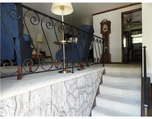 1624 Wilson Road Pittsburgh, PA 15236 - Photo 4 of 18 Entry/Foyer. Front entry