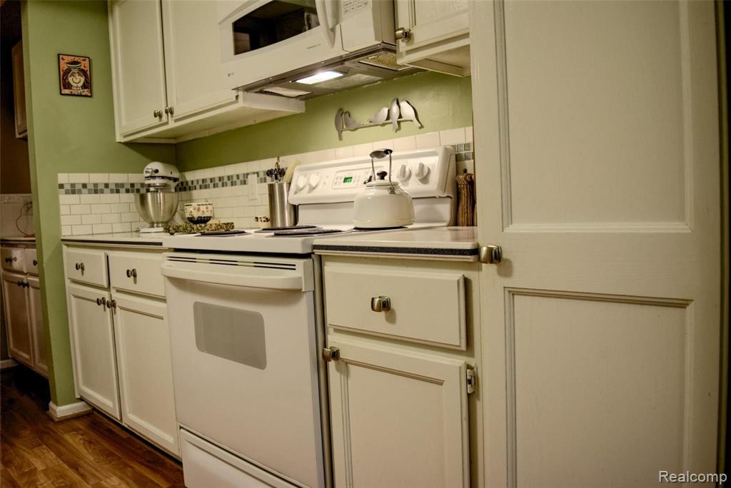 1645 Huntington Park Rochester Hills, MI 48309 - Photo 8 of 25