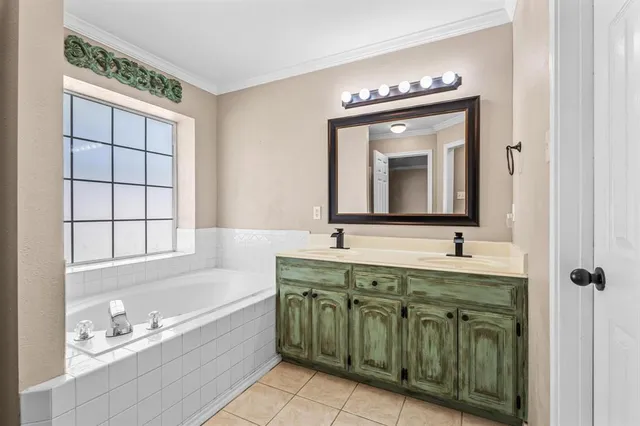 $330,000 | 4 Broadmoor Court, Bonham, TX 75418