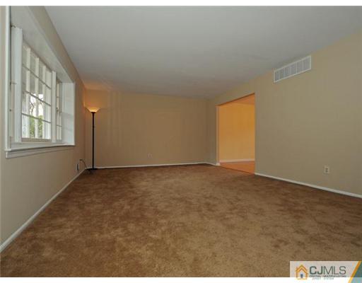 12 Warne Road Old Bridge, NJ 07747 - Photo 7 of 11 Gallery Image 7