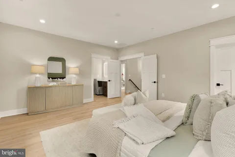 $2,350,000 | 923 17th Street South, Arlington, VA 22202