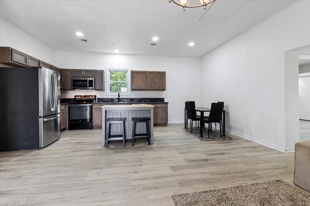 6468 Divers Road Radford, VA 24141 - Photo 4 of 29 Gallery Image 4