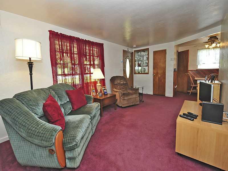 3772 Willett Road Baldwin, PA 15227 - Photo 10 of 20 Living Room.