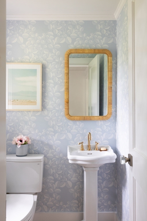 140 Cherry Brook Road Weston, MA 02493 - Photo 17 of 36