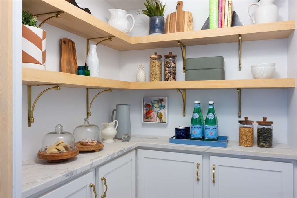 140 Cherry Brook Road Weston, MA 02493 - Photo 9 of 36