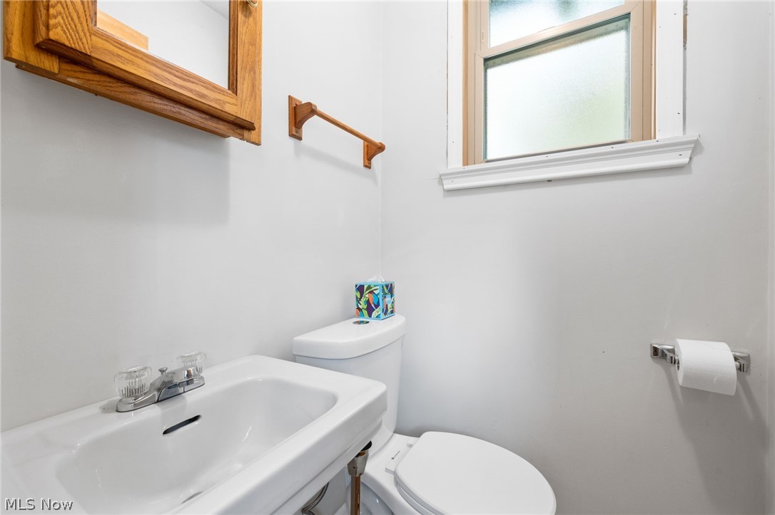 8106 Middlesex Road Mentor, OH 44060 - Photo 24 of 32 Bathroom with sink and toilet