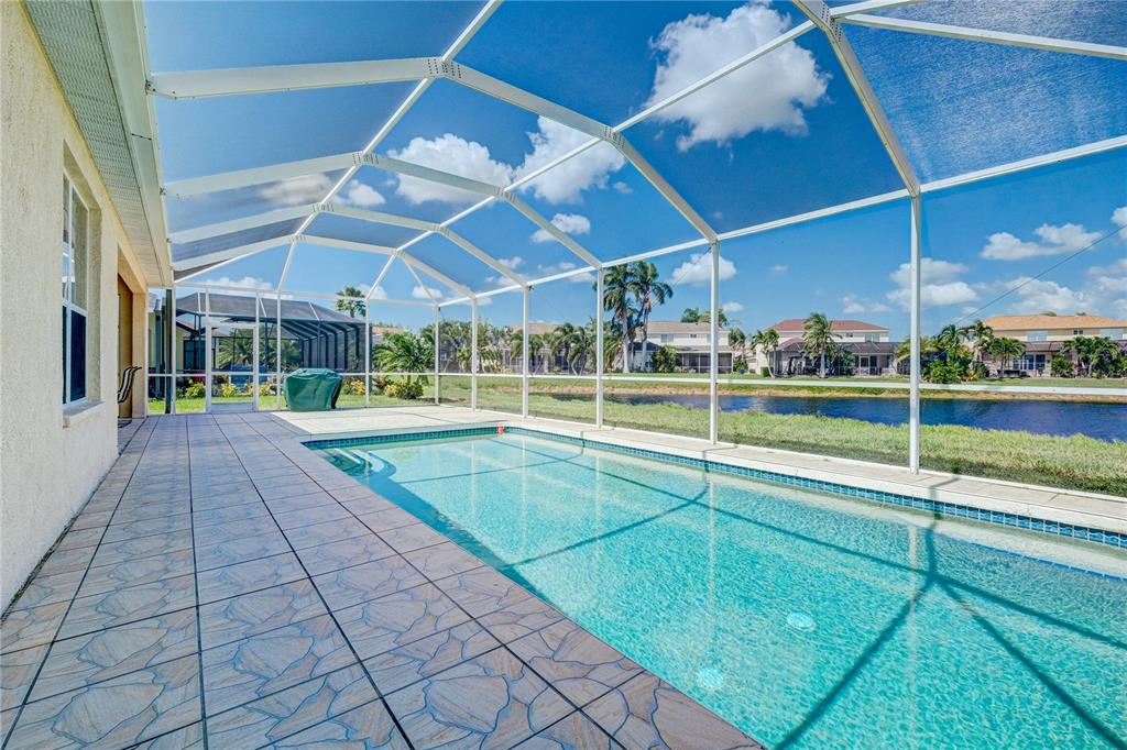 5621 52nd Avenue West Bradenton, FL 34210 - Photo 27 of 33 a view of a backyard