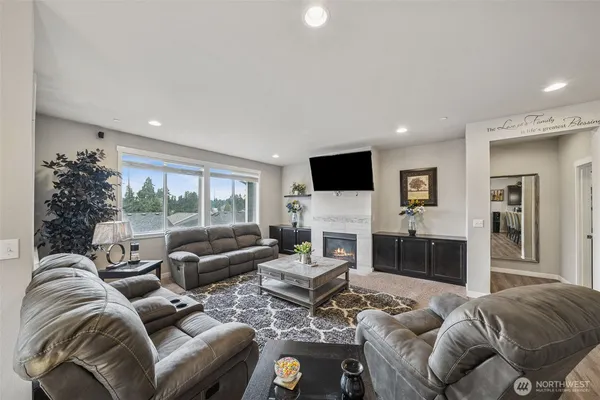 $744,999 | 10707 130th Street East, Puyallup, WA 98374