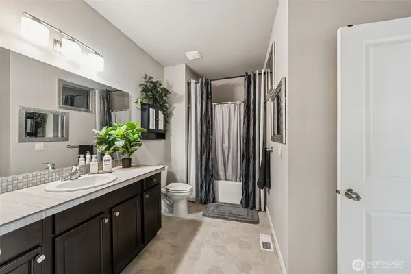 $744,999 | 10707 130th Street East, Puyallup, WA 98374