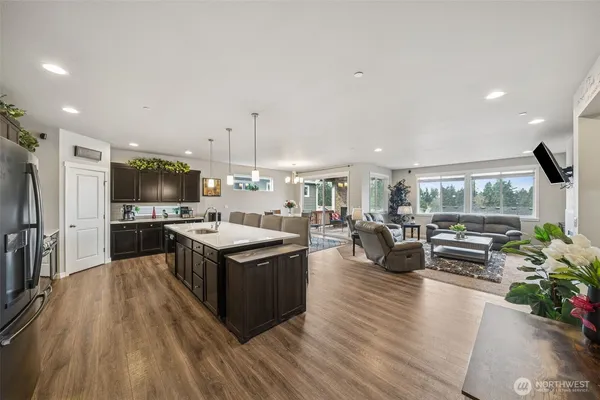 $744,999 | 10707 130th Street East, Puyallup, WA 98374