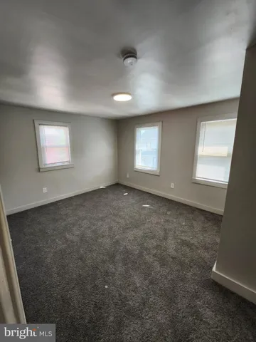 $2,250 | 84 Carpenter Street, Woodbury, NJ 08096