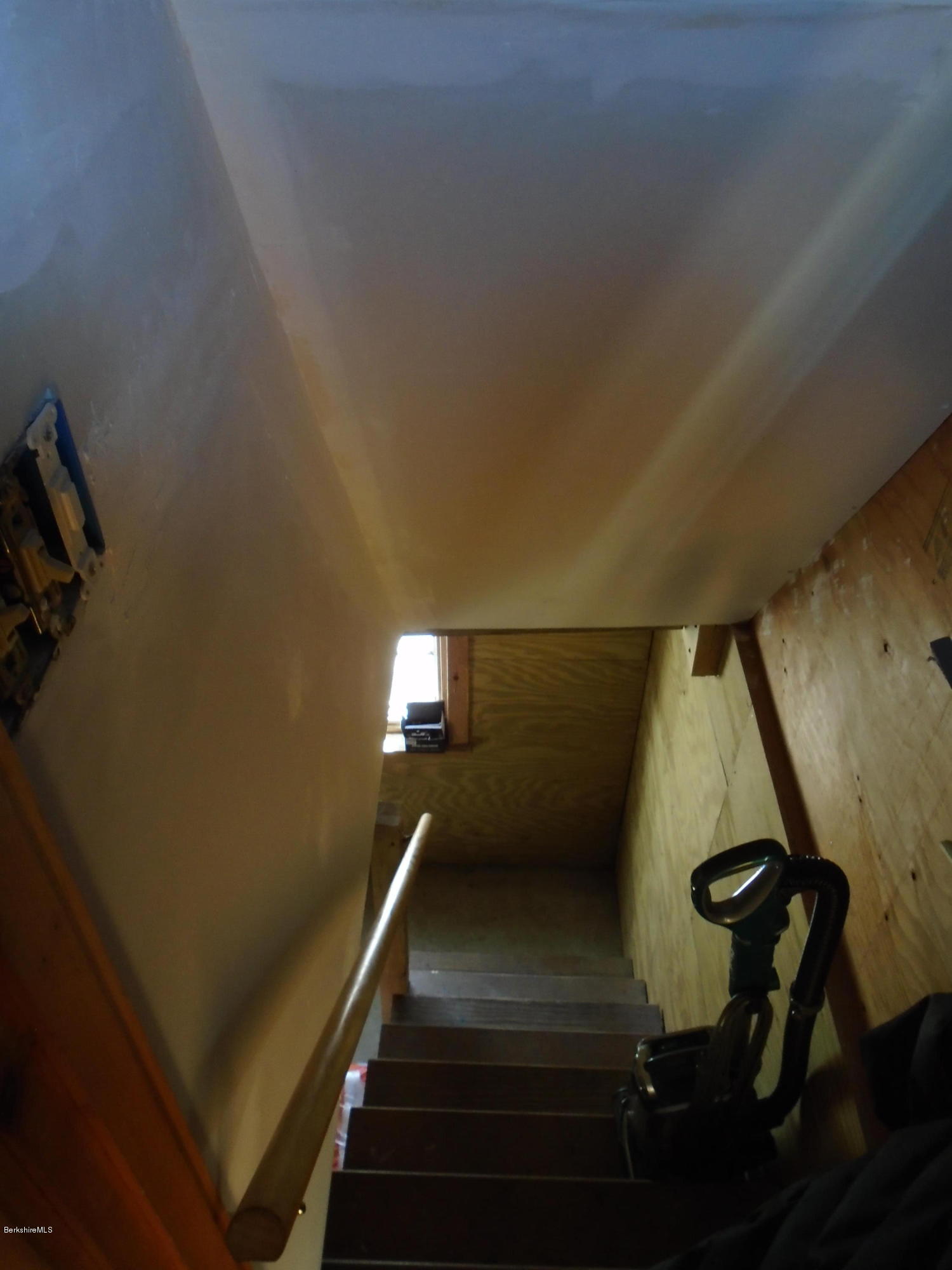 4 River Road Savoy, MA 01256 - Photo 29 of 39 a view of entryway