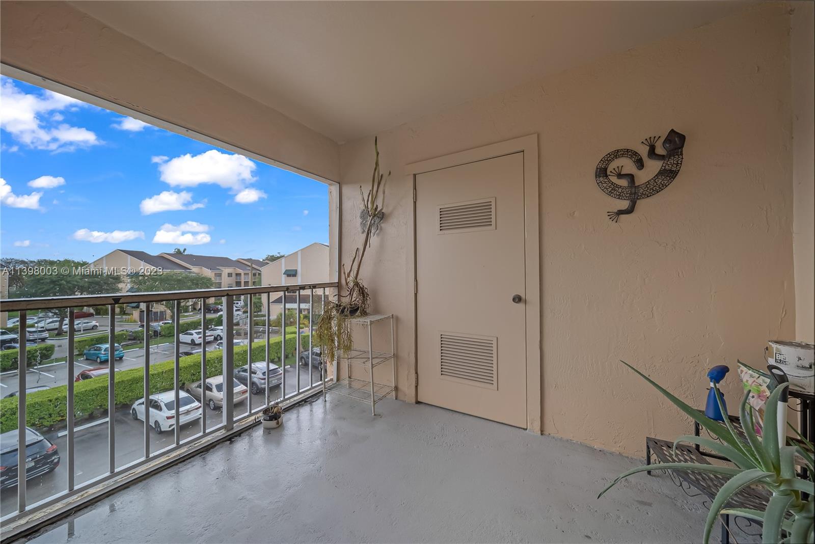 15330 Southwest 106th Terrace, Unit 903 Miami, FL 33196 - Photo 24 of 43 a view of a interior of the house