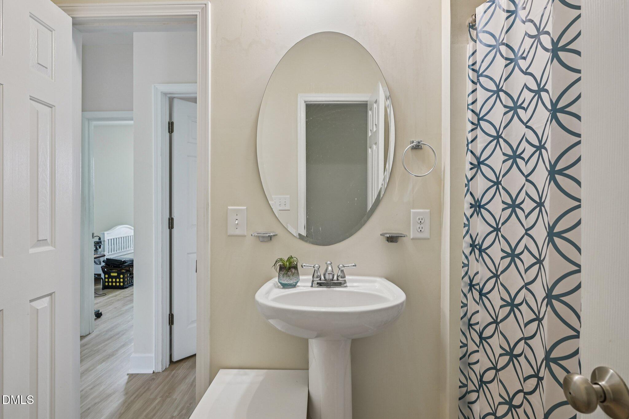 725 South East Street Raleigh, NC 27601 - Photo 18 of 24 27-web-or-mls-S East St-S0810-027