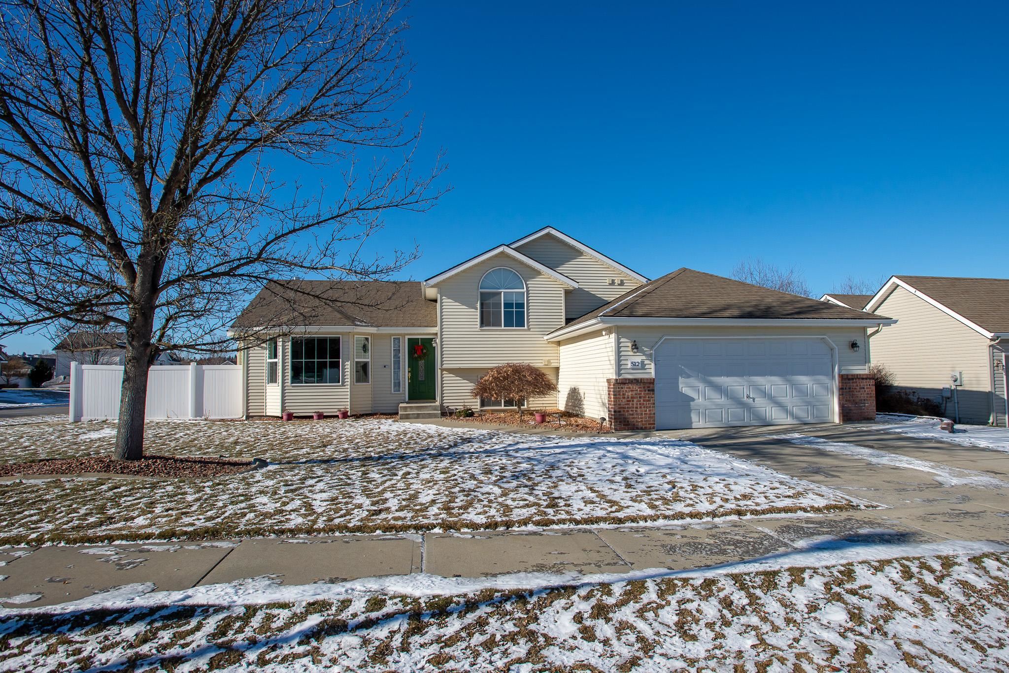 512 South Lone Tree Road Spokane Valley, WA 99016 - Photo 1 of 17