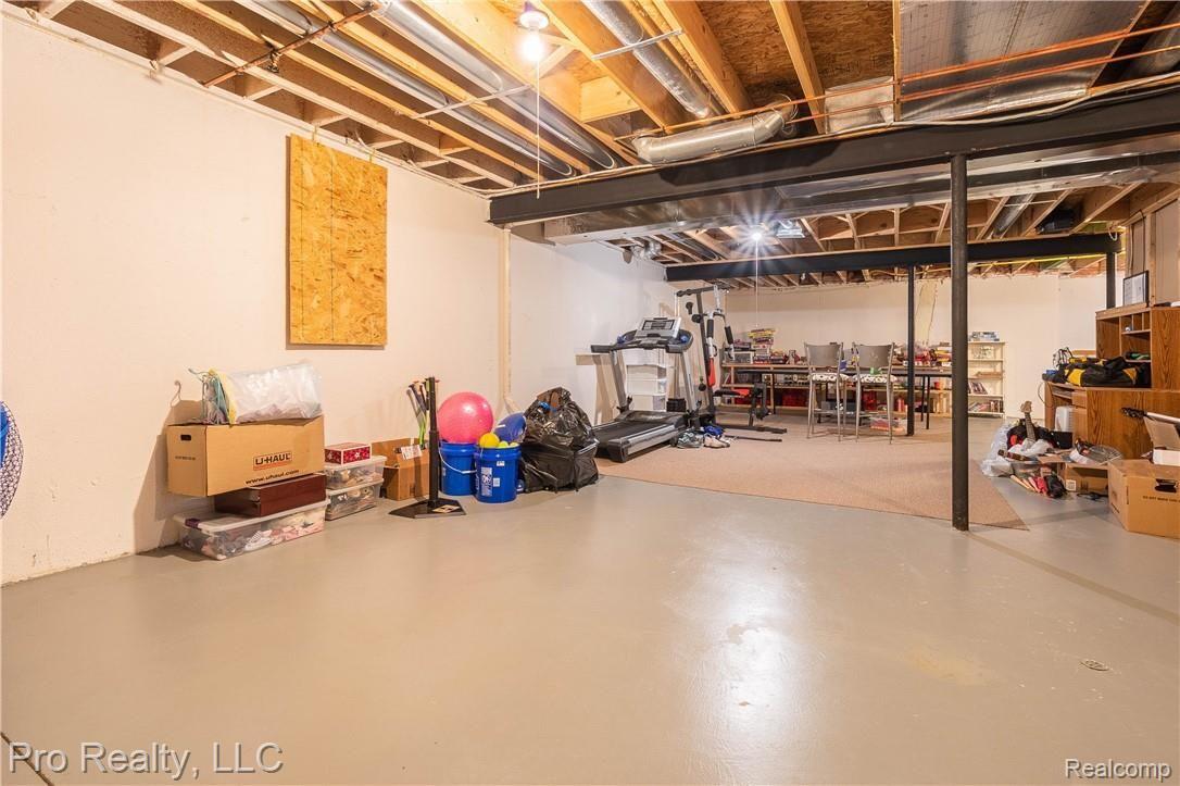 410 Cherry Grove Road Canton, MI 48188 - Photo 30 of 42 DSC00702-HDR.jpg