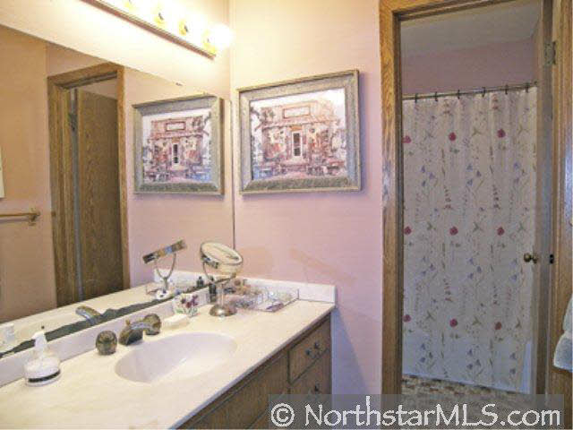 1706 31st Street Northwest Rochester, MN 55901 - Photo 8 of 10 Gallery Image 8