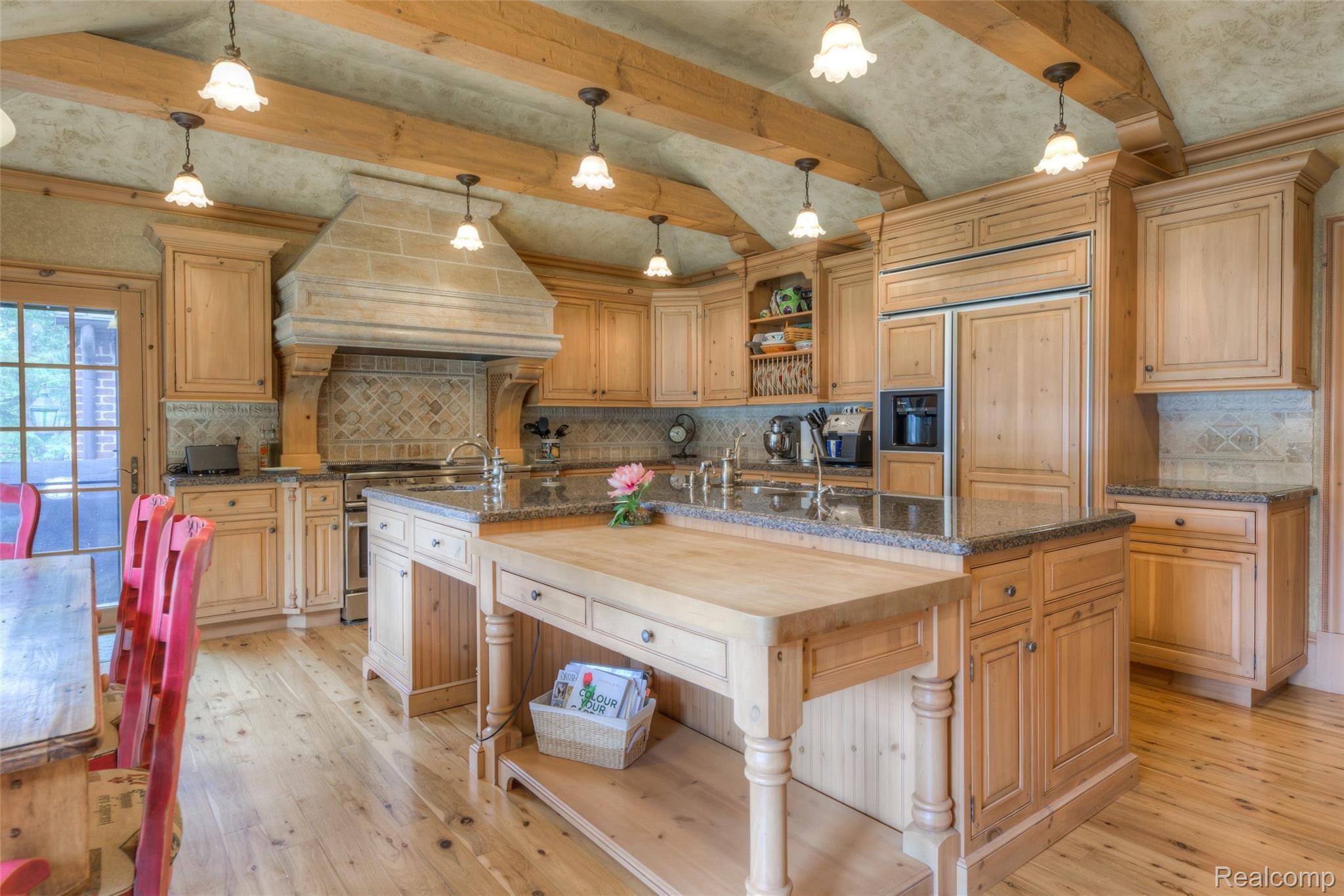 9715 North Eston Road Clarkston, MI 48348 - Photo 15 of 51 Hand crafted Amish kitchen cabinets.