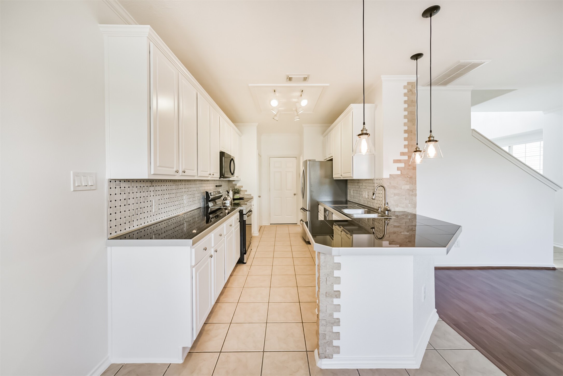 11823 Keystone Spring Way Houston, TX 77089 - Photo 7 of 32