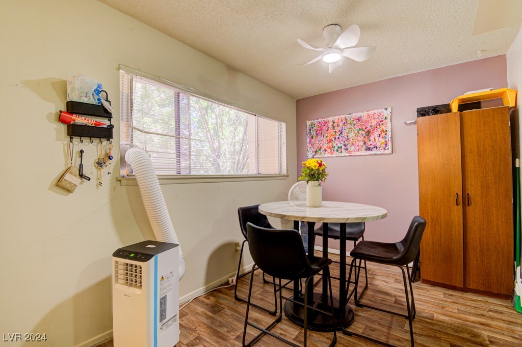350 East Desert Inn Road, Unit C101 Las Vegas, NV 89109 - Photo 4 of 22 Gallery Image 4