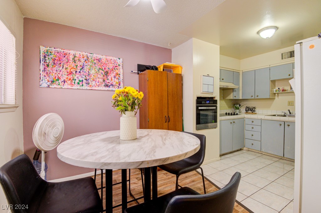 350 East Desert Inn Road, Unit C101 Las Vegas, NV 89109 - Photo 5 of 22 Gallery Image 5