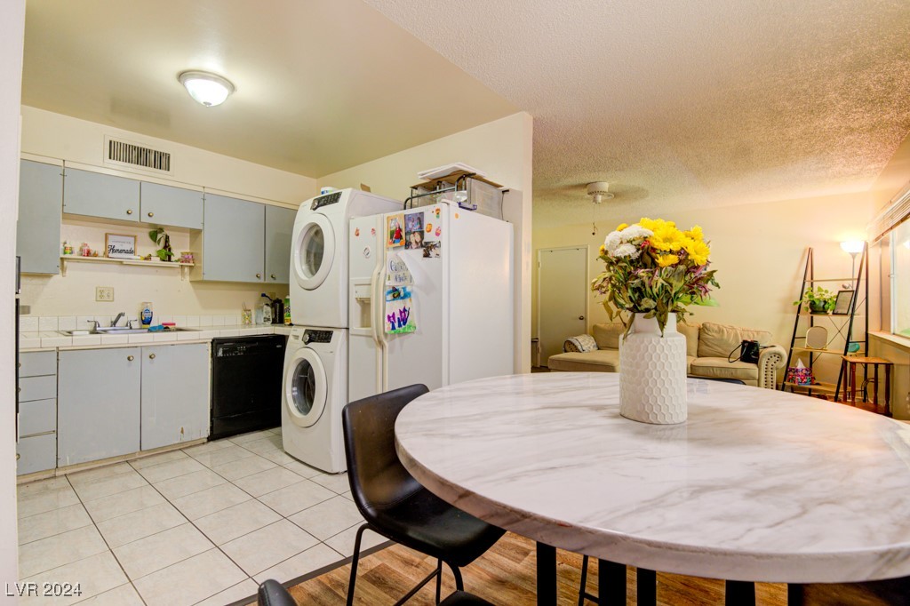 350 East Desert Inn Road, Unit C101 Las Vegas, NV 89109 - Photo 6 of 22 Gallery Image 6