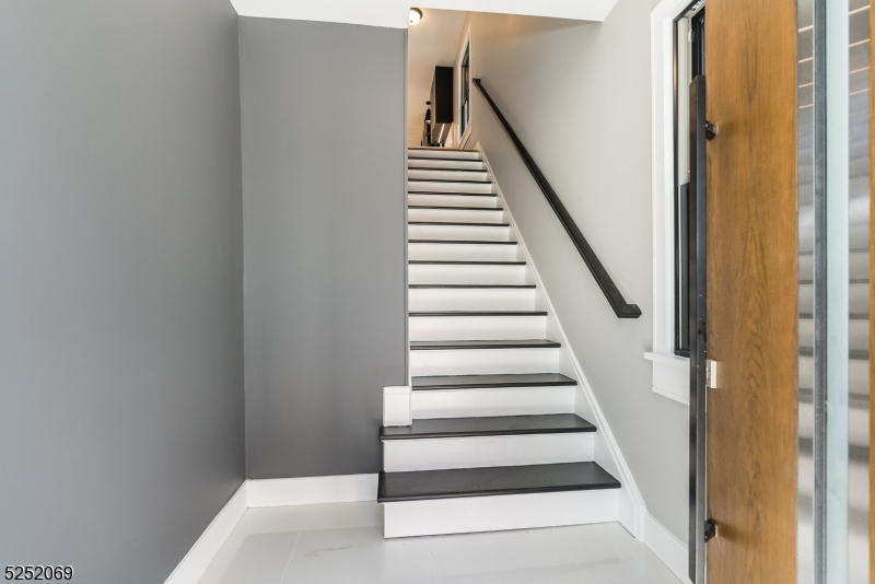 76 Burnet Road, Unit 2 Florham Park, NJ 07940 - Photo 4 of 24 a view of entryway