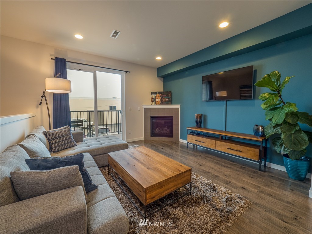 22923 79th Lane West, Unit C Edmonds, WA 98026 - Photo 7 of 31