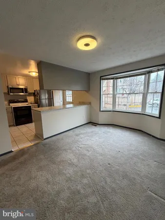 $3,600 | 327 James Street, Falls Church, VA 22046