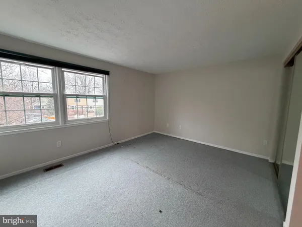 $3,600 | 327 James Street, Falls Church, VA 22046