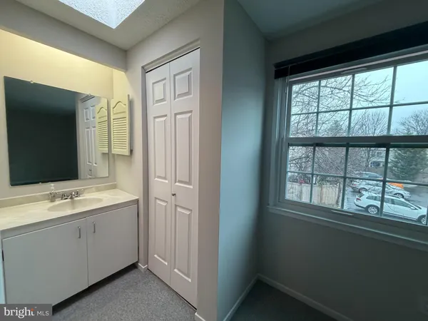 $3,600 | 327 James Street, Falls Church, VA 22046