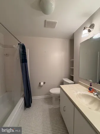 $3,600 | 327 James Street, Falls Church, VA 22046