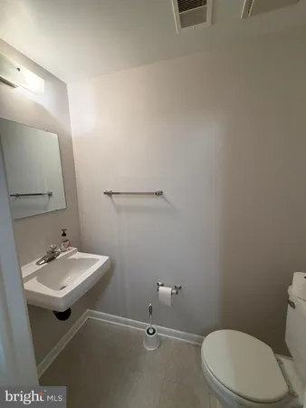 $3,600 | 327 James Street, Falls Church, VA 22046