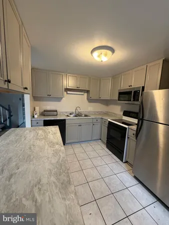 $3,600 | 327 James Street, Falls Church, VA 22046