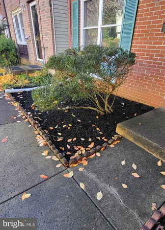 $3,600 | 327 James Street, Falls Church, VA 22046