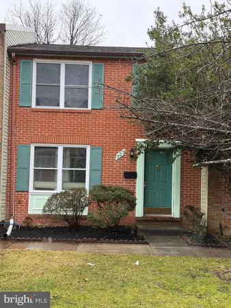 $3,600 | 327 James Street, Falls Church, VA 22046