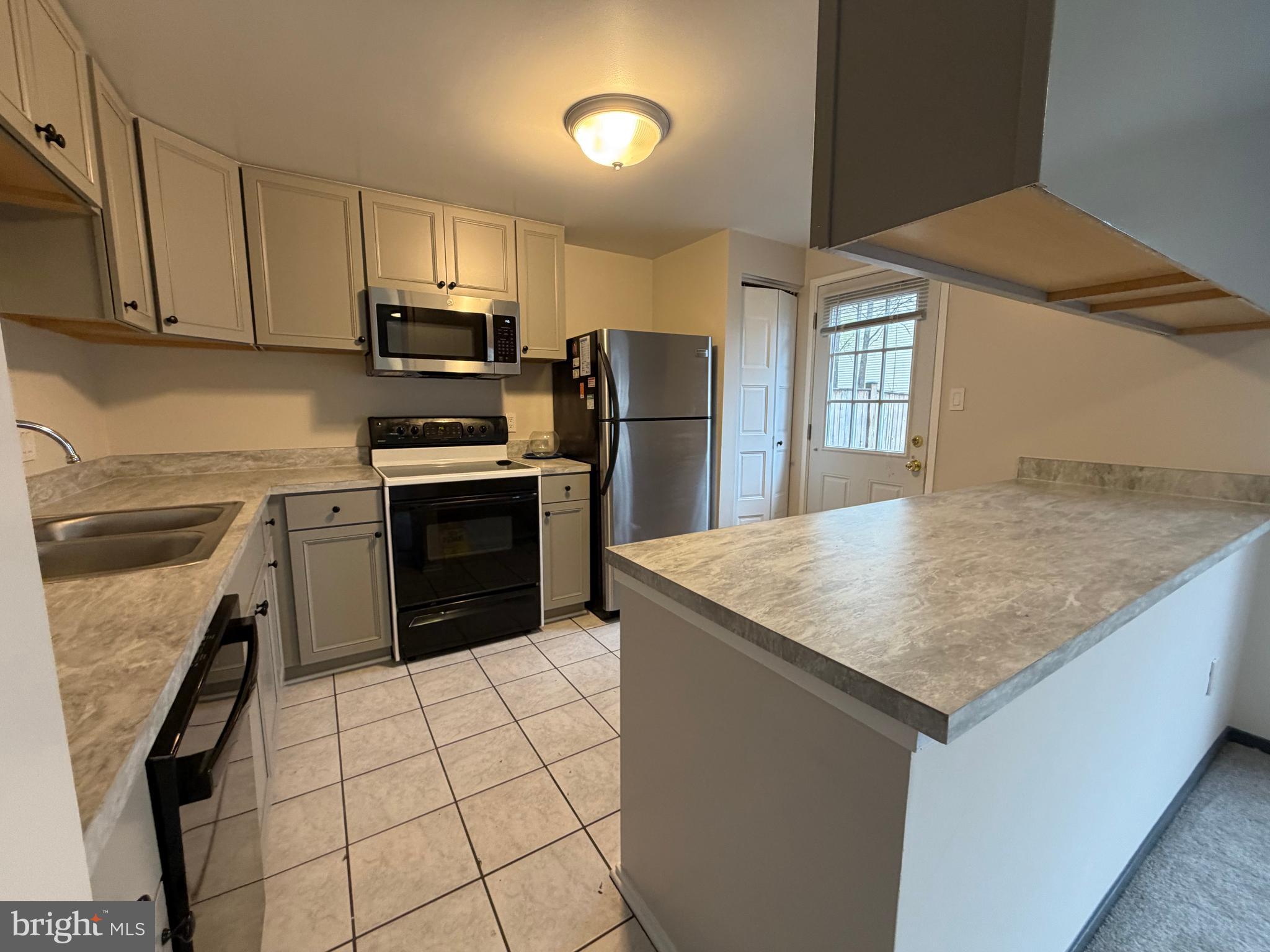 327 James Street Falls Church, VA 22046 - Photo 8 of 35 Kitchen 7