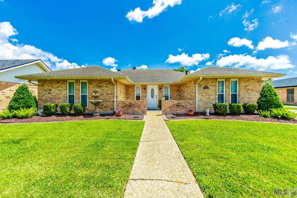 $375,000 | 103 Raywood Drive, Houma, LA 70360