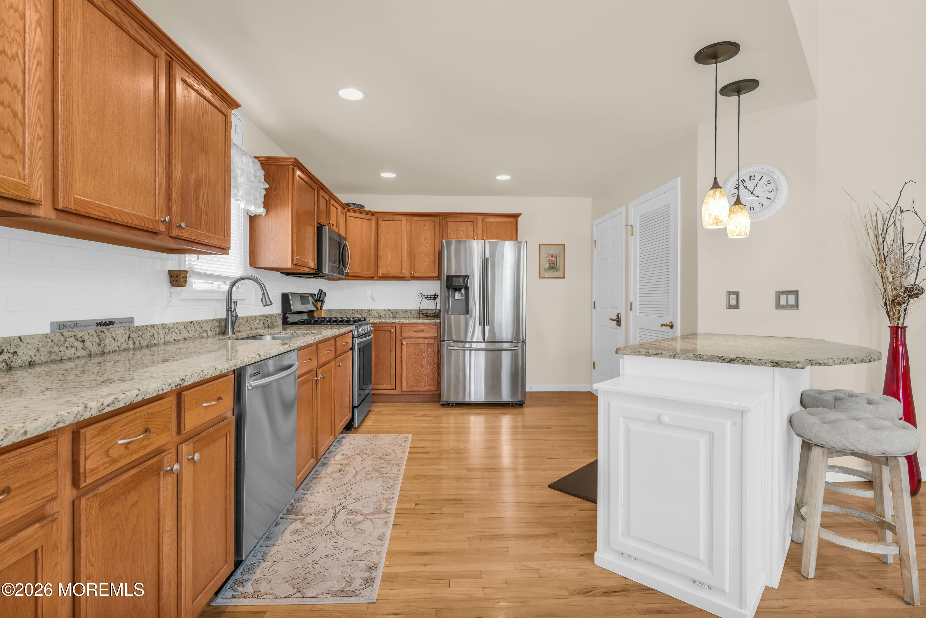 108 Bark Road Manahawkin, NJ 08050 - Photo 10 of 52 photos_high_resolution_HOM04550