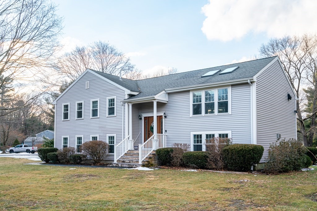 4 Brooks Road Sudbury, MA 01776 - Photo 5 of 37 Gallery Image 5