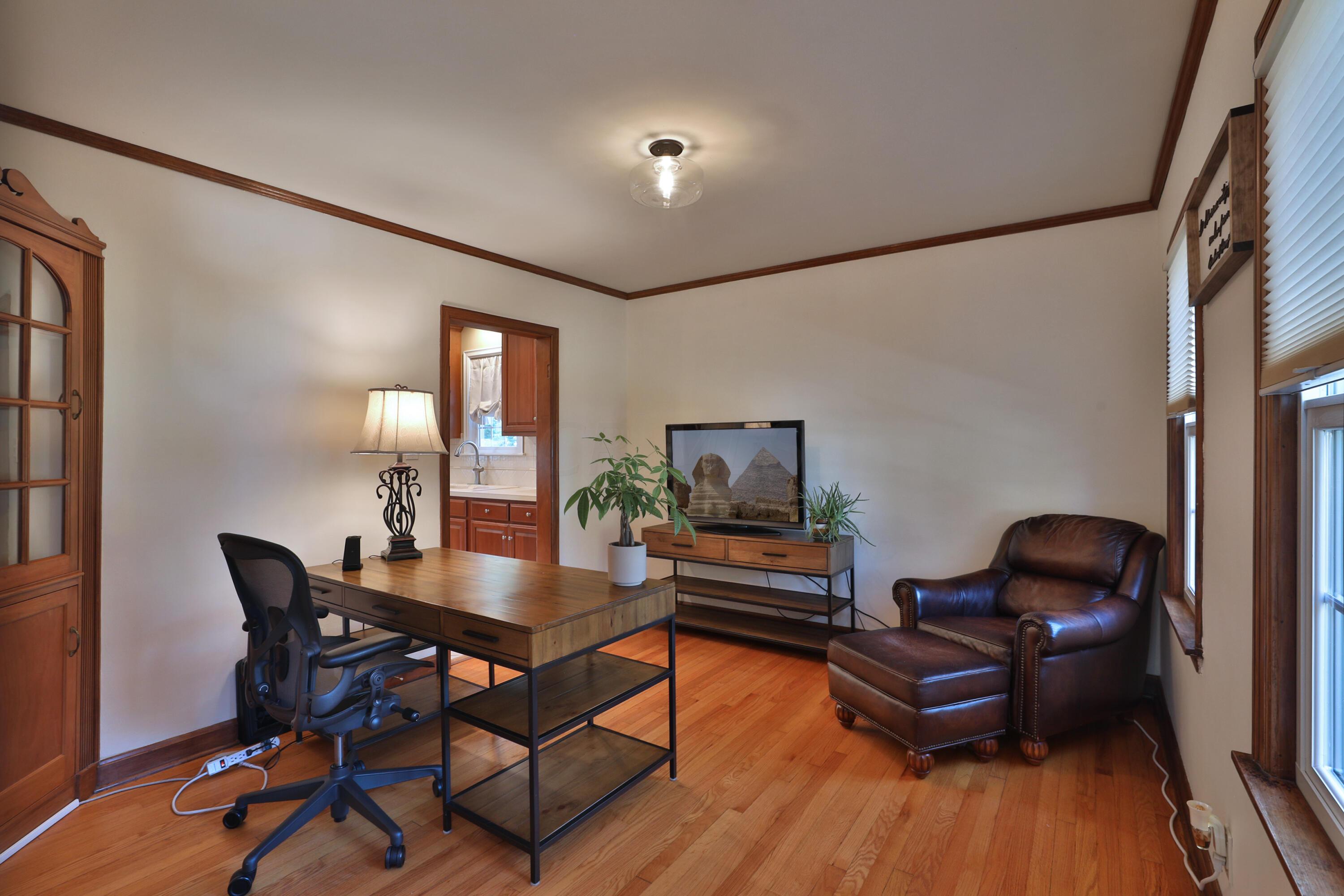 2241 Fishinger Road Columbus, OH 43221 - Photo 19 of 39 2241-Fishinger-19