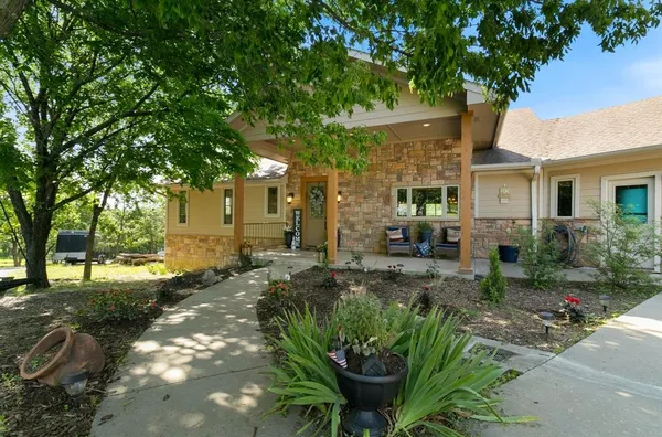 $525,000 | 132 Southside Drive, Gainesville, TX 76240