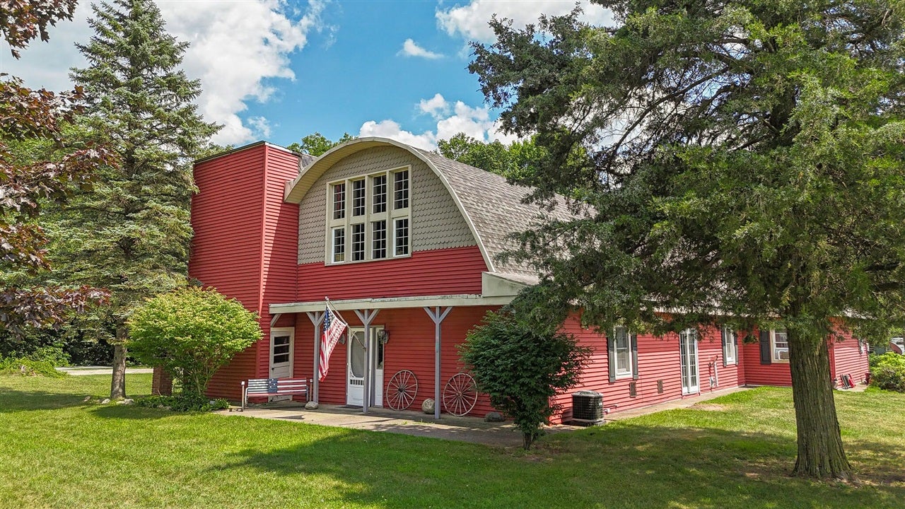 92079 54th Street Decatur, MI 49045 - Photo 2 of 28 Gallery Image 2