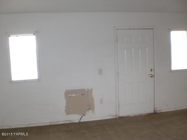 330 South Satus Road Toppenish, WA 98948 - Photo 11 of 24 a view of room