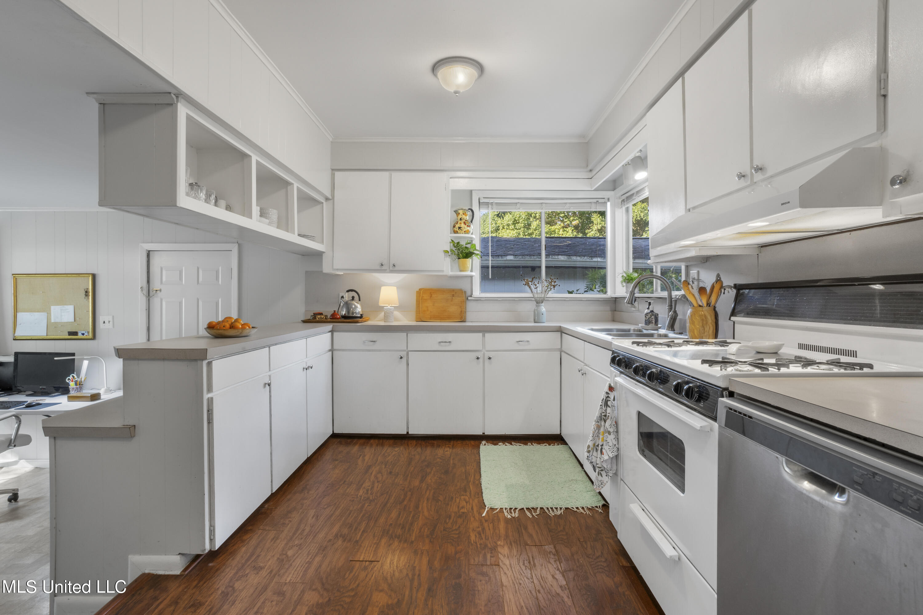 2534 Wilson Road Biloxi, MS 39531 - Photo 12 of 37 012