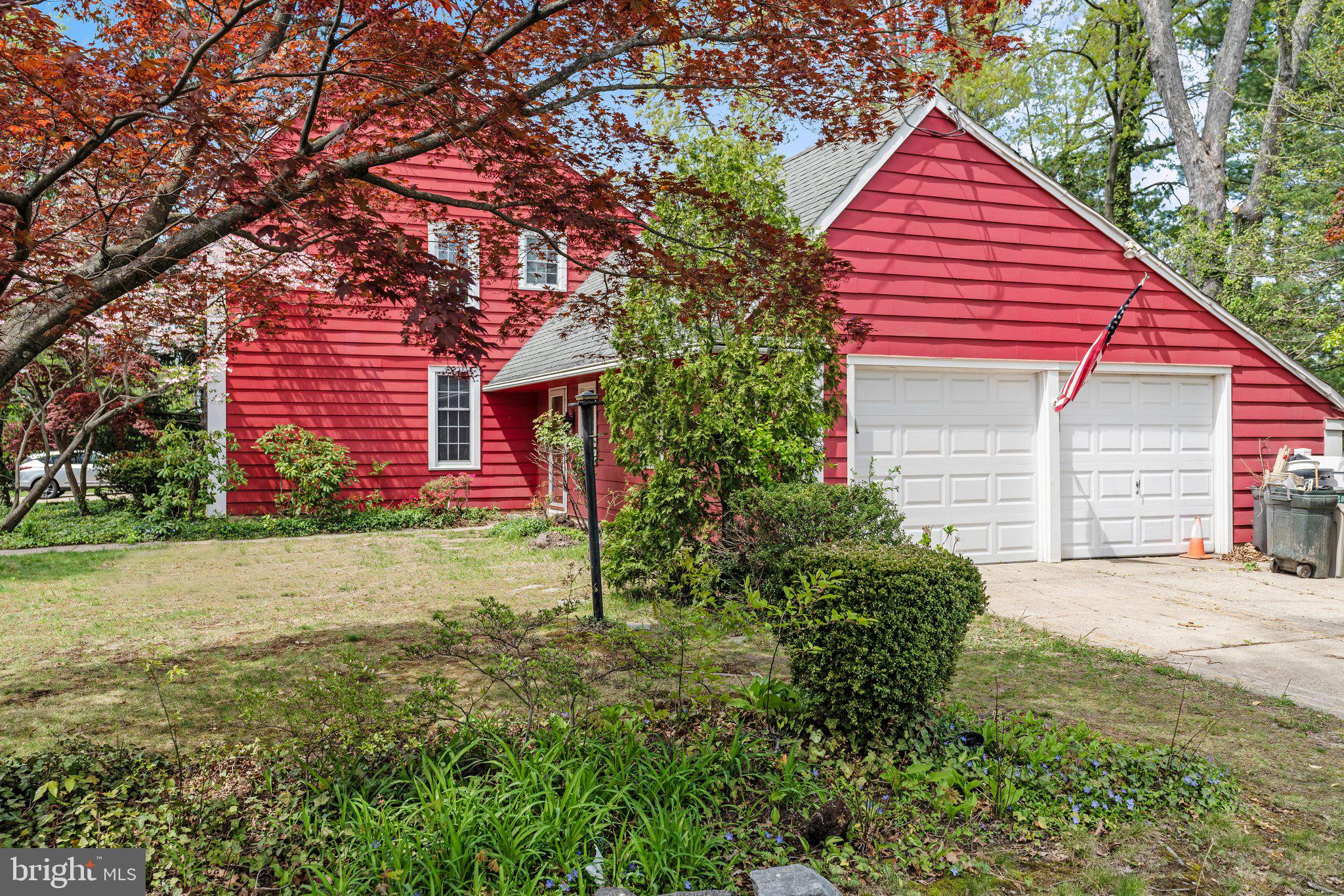 304 Bortons Mill Road Cherry Hill, NJ 08034 - Photo 3 of 35 a backyard of a house with plants and large tree