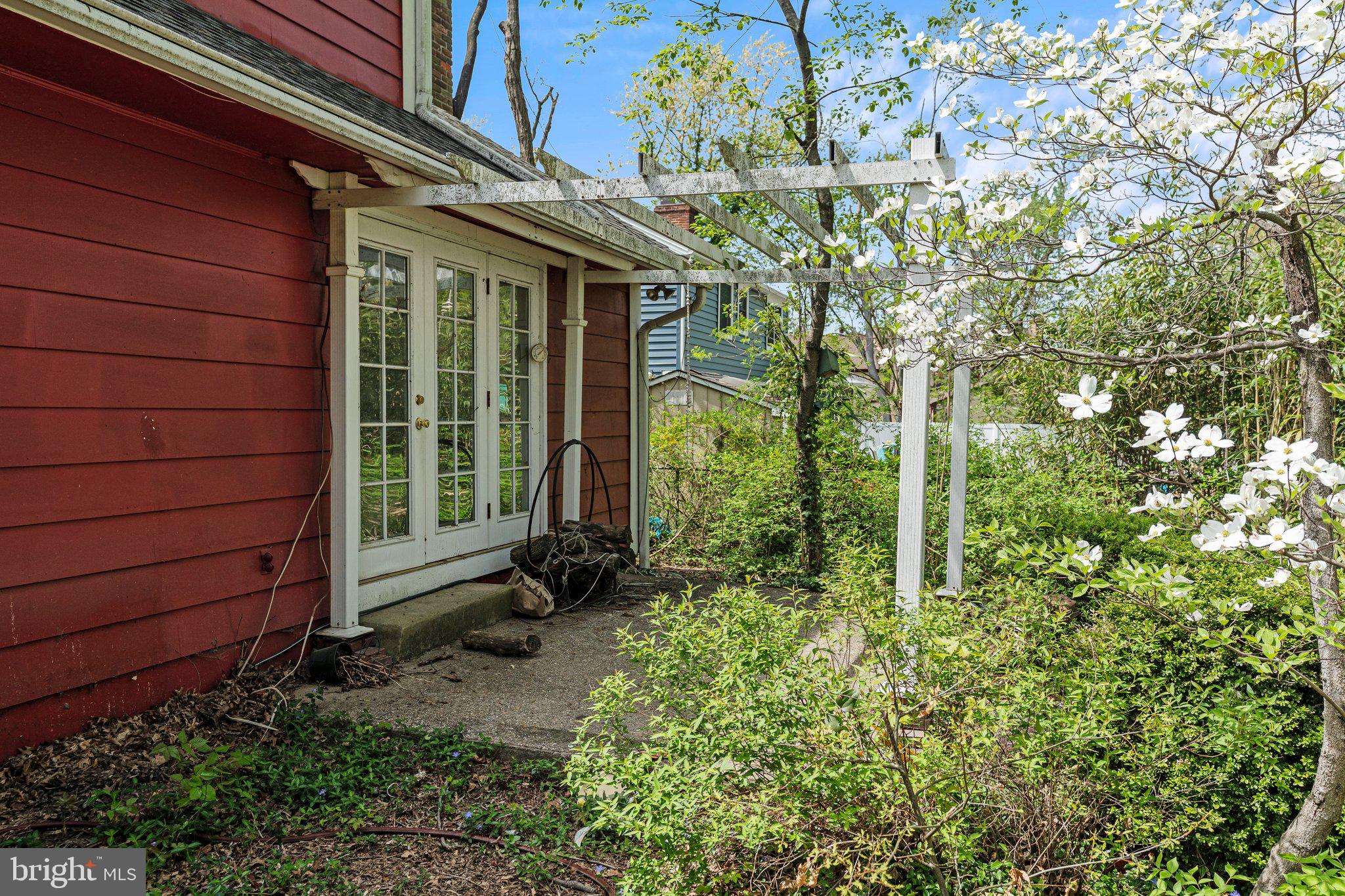 304 Bortons Mill Road Cherry Hill, NJ 08034 - Photo 34 of 35 a view of a house with a garden